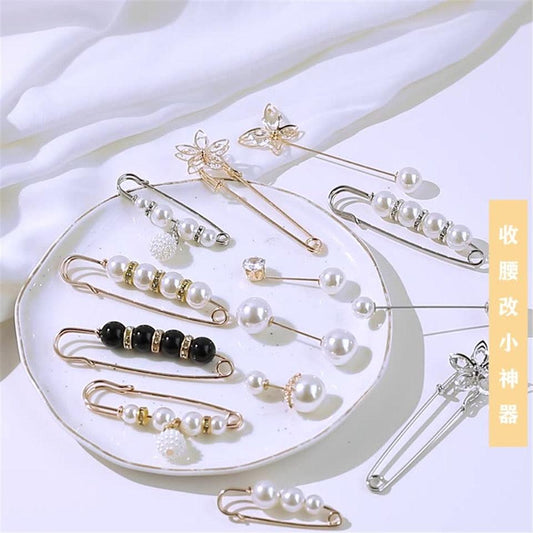 1pcs Fashion Pearl Fixed Strap Charm Safety Pin Sweater Cardigan Clip Brooches Rhinestone Metal Jewelry Sweater Shawl Clips Faux Crystal and Pearl Pins for Fixing on Sweaters
