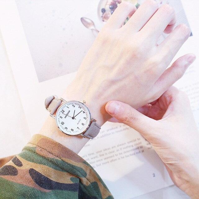 Retro Trendy Atmosphere Quartz Watch Fashion Casual Female Student Watch Ultra Thin Digital Dial Woman Children Set Bracelet Watch Leather Band Luxury Quartz Watches Fashion Creative Watch